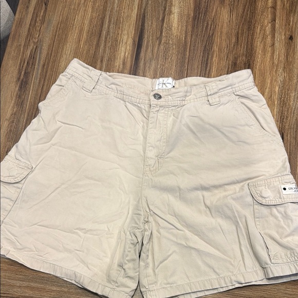 Calvin Klein Jeans Beige Cargo Shorts - Picture 1 of 4